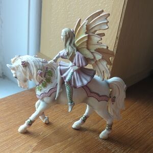 Retired 2006 Schleich Bayala Feya 70400.